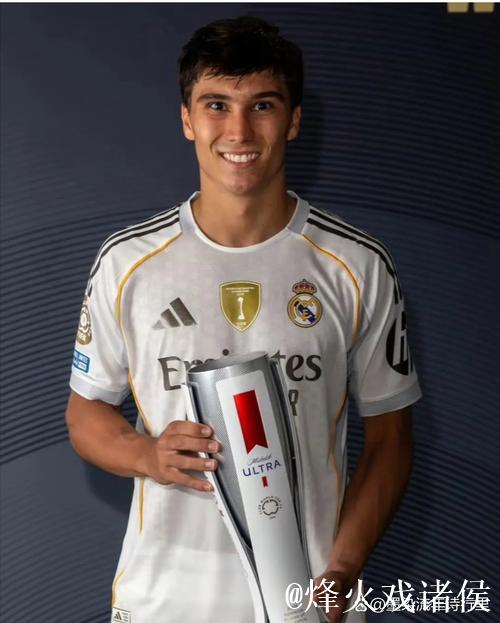 尤文公布客战博洛尼亚大名单:与周中欧冠相同,伊尔迪兹领衔 尤文公布客战博洛尼亚大名单:与周中欧冠相同,伊尔迪兹领衔