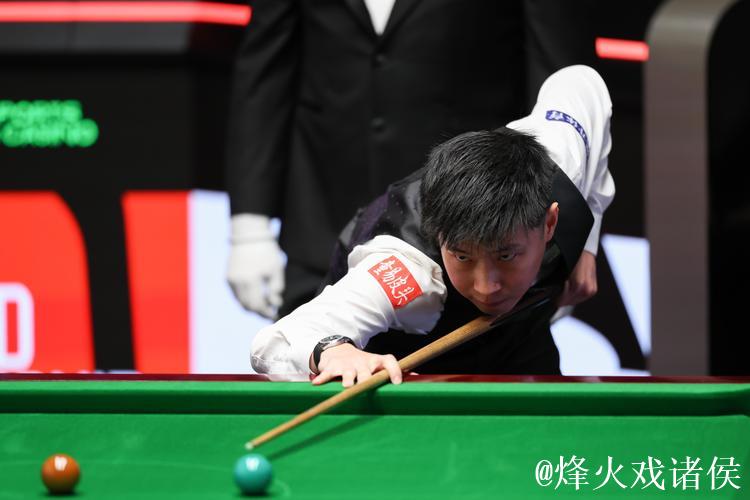 斯诺克英锦赛:赵心童6-1完胜龙泽煌 挺进16强 斯诺克英锦赛:赵心童6-1完胜龙泽煌 挺进16强